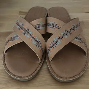 TOMS leather criss cross slides